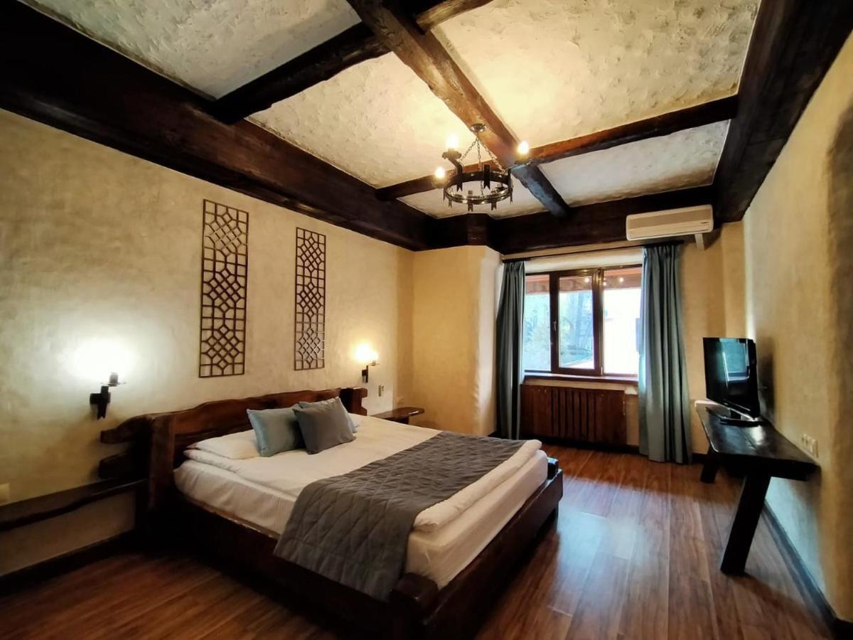 Saraishyq Hotel Almaty Bagian luar foto