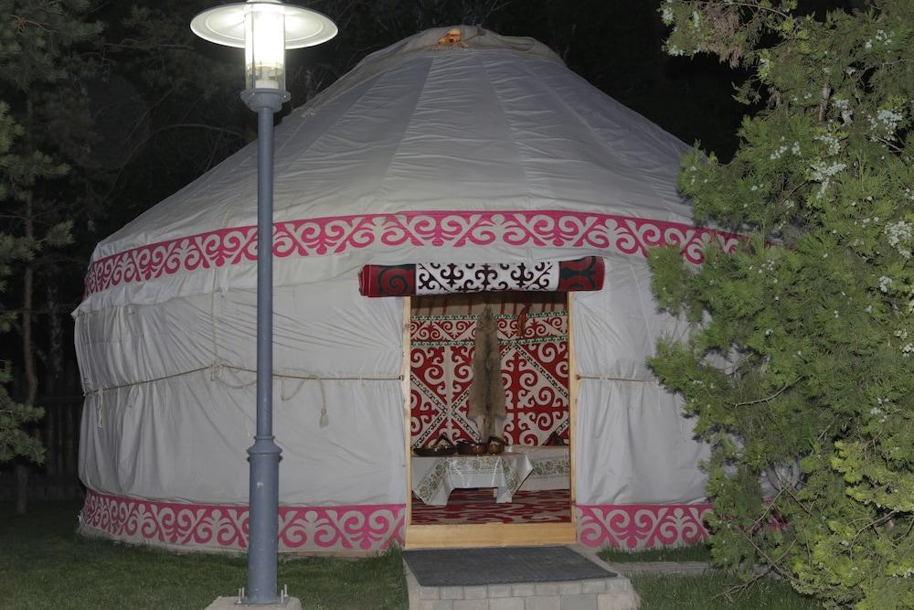 Saraishyq Hotel Almaty Bagian luar foto