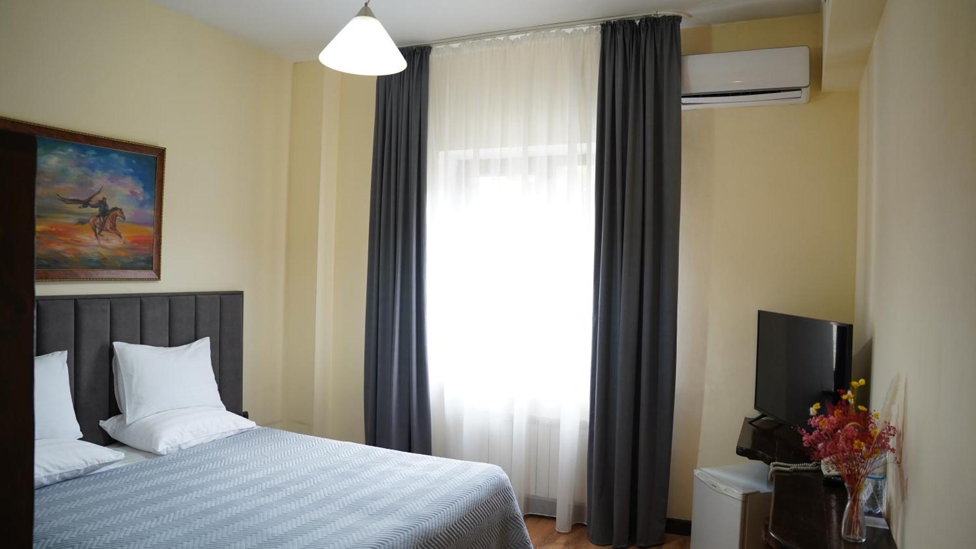 Saraishyq Hotel Almaty Bagian luar foto