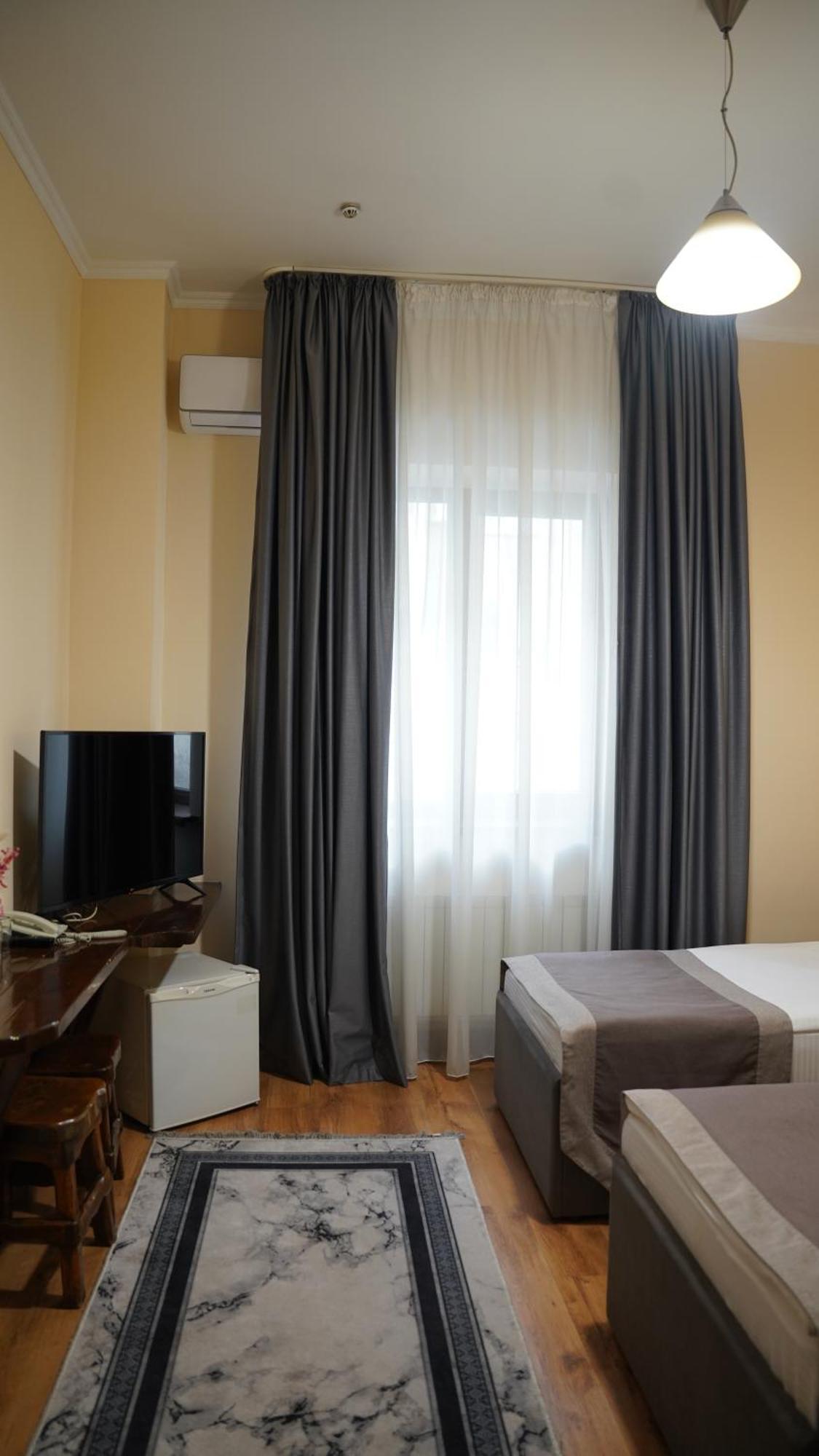 Saraishyq Hotel Almaty Bagian luar foto