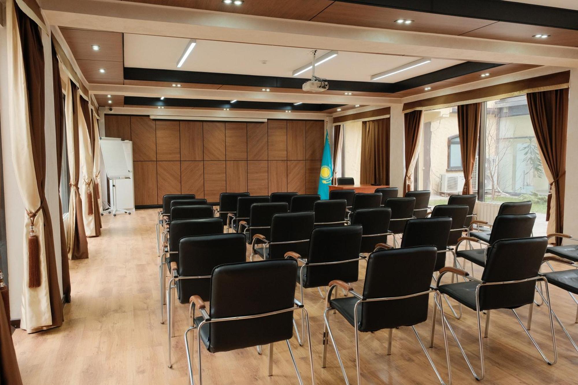 Saraishyq Hotel Almaty Bagian luar foto