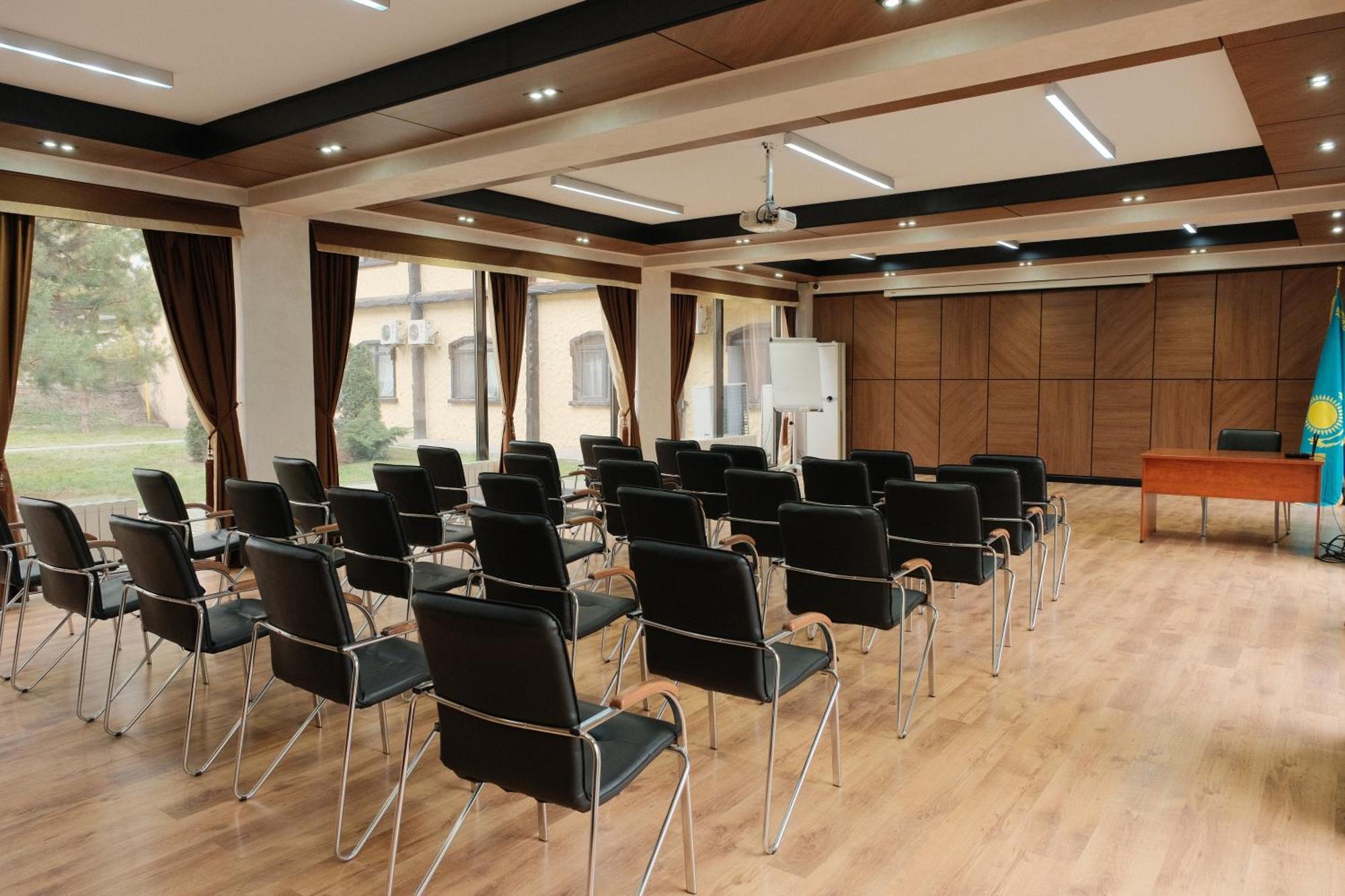 Saraishyq Hotel Almaty Bagian luar foto
