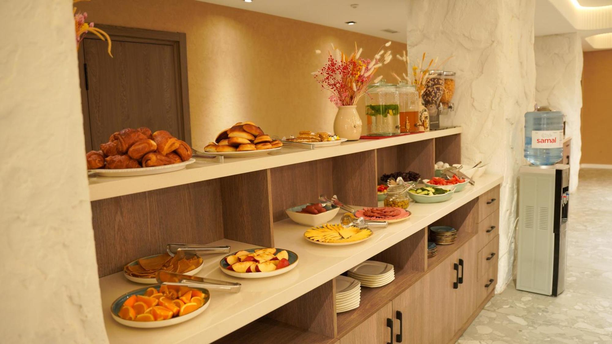 Saraishyq Hotel Almaty Bagian luar foto