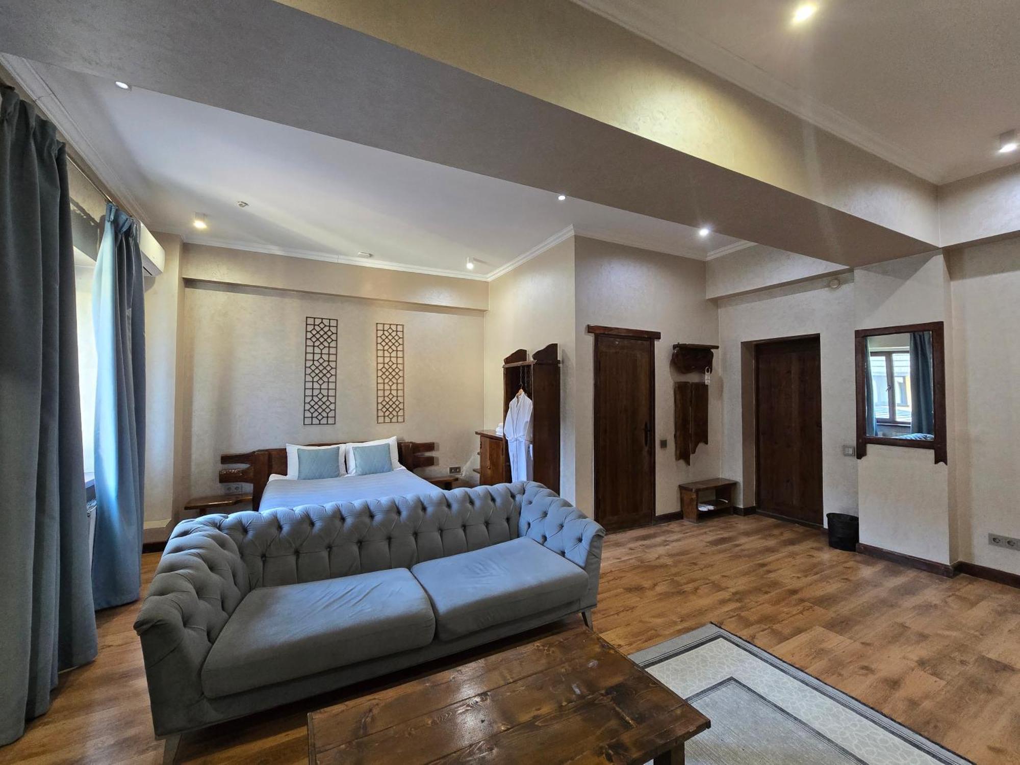 Saraishyq Hotel Almaty Bagian luar foto