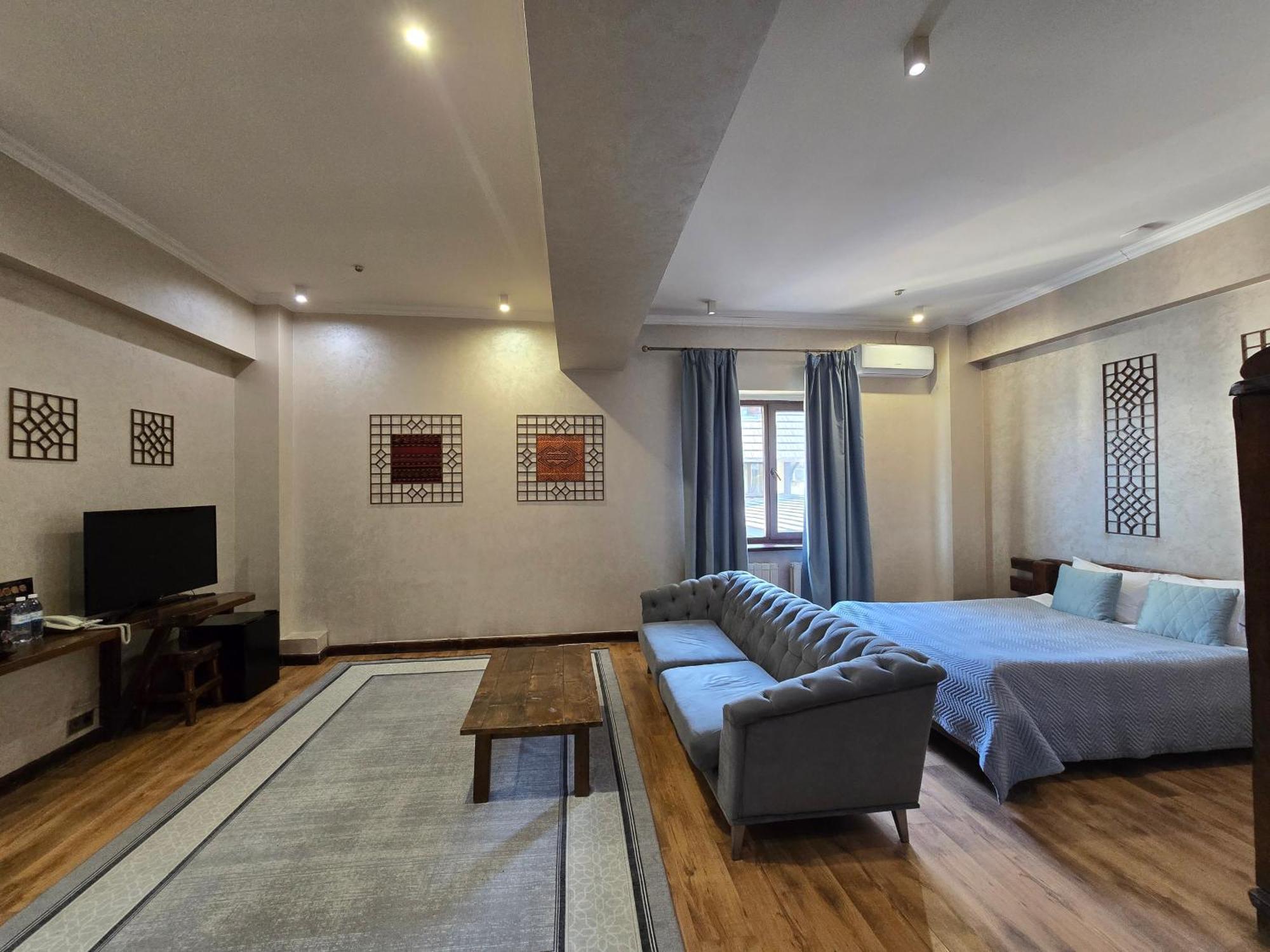 Saraishyq Hotel Almaty Bagian luar foto
